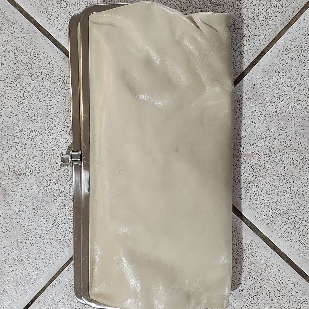 Hobo International Lauren Clutch Leather Wallet Purse Cream Snap Closure Bag